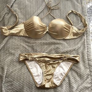 Good Victoria secret brand new never worn too Sz 34DD bottom Sz M